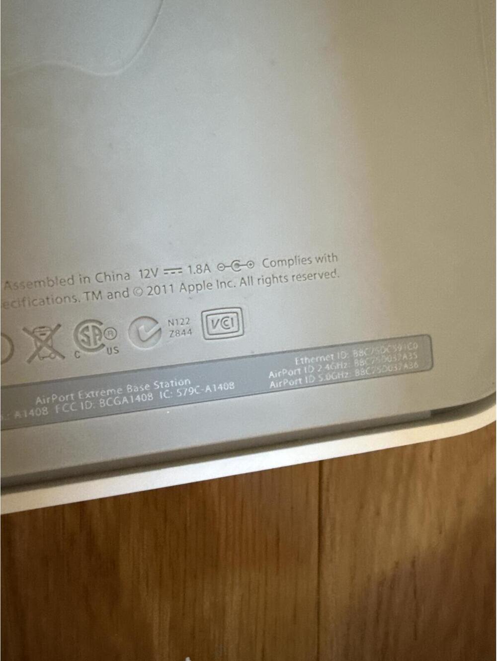 Apple AirPort Extreme Base Station Wireless Router - Picture 2 of 2